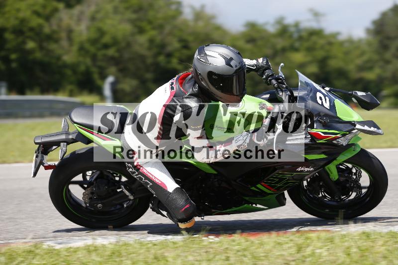 /Archiv-2024/29 12.06.2024 MOTO.CH Track Day ADR/Gruppe blau/22